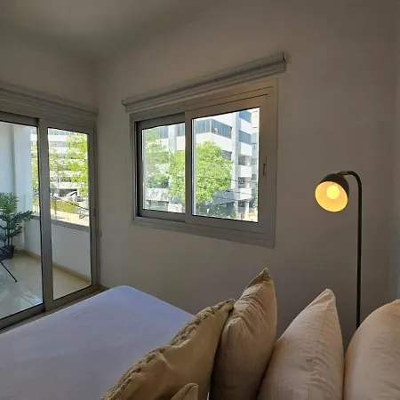 Phaedrus Living: Centre Luxury Flat Esperidon 201 نيقوسيا