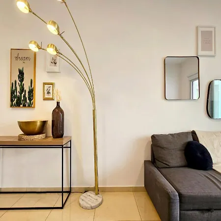 Phaedrus Living: Centre Luxury Flat Esperidon 201 شقة نيقوسيا