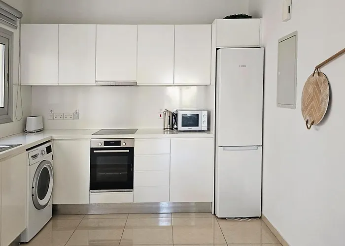 Phaedrus Living: Centre Luxury Flat Esperidon 201 Nicosia